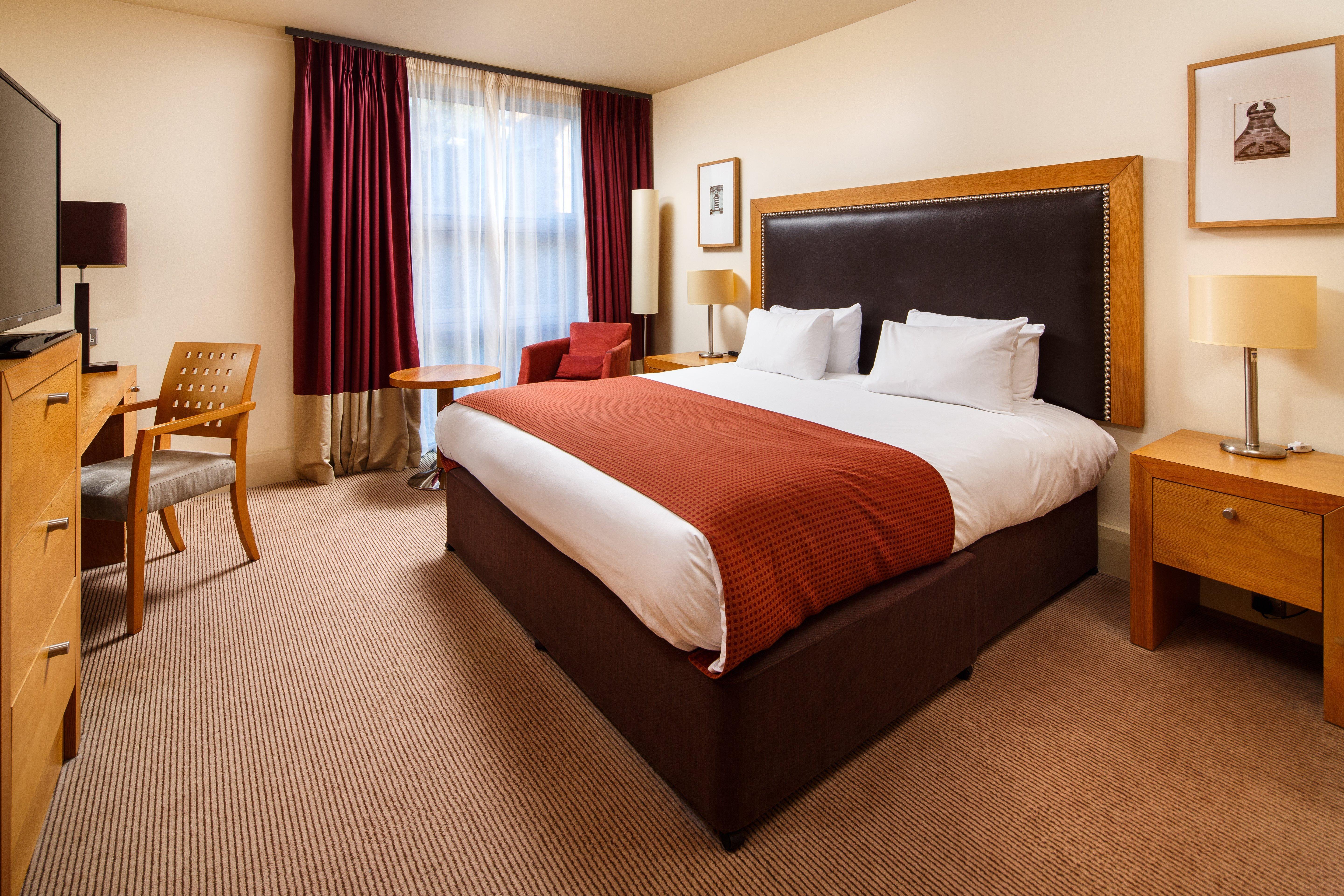 Holiday Inn Dumfries By Ihg Exterior photo