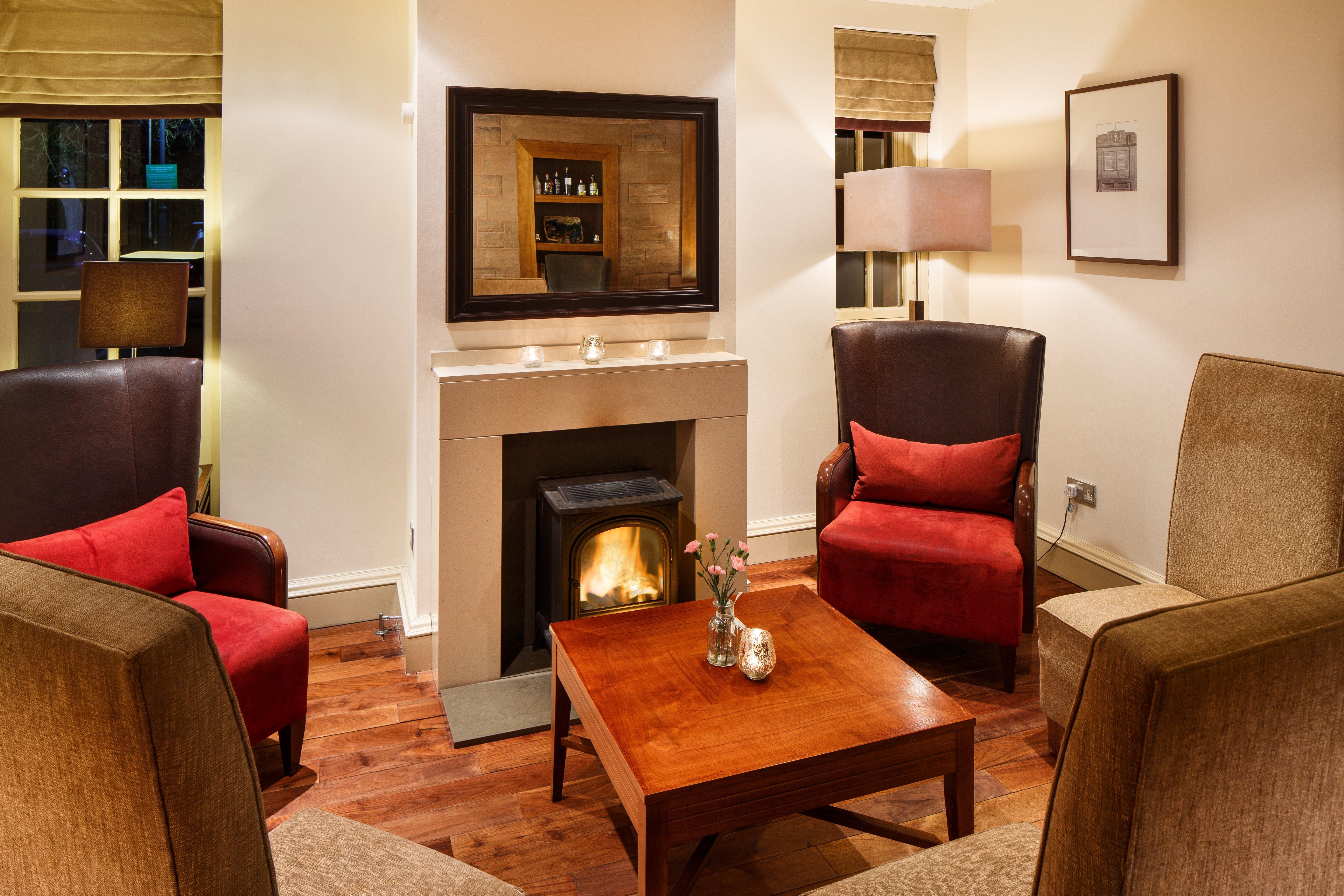 Holiday Inn Dumfries By Ihg Exterior photo