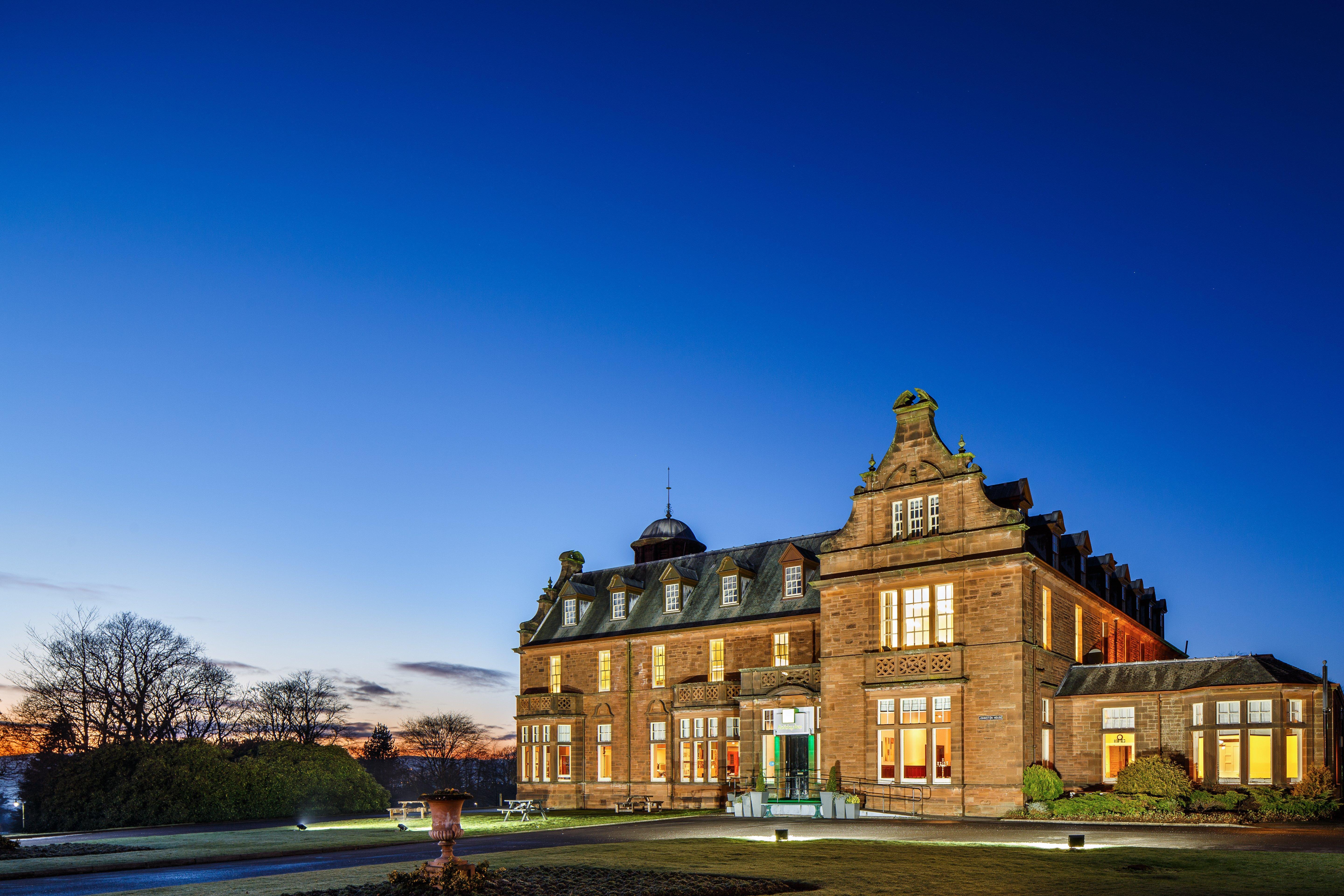 Holiday Inn Dumfries By Ihg Exterior photo
