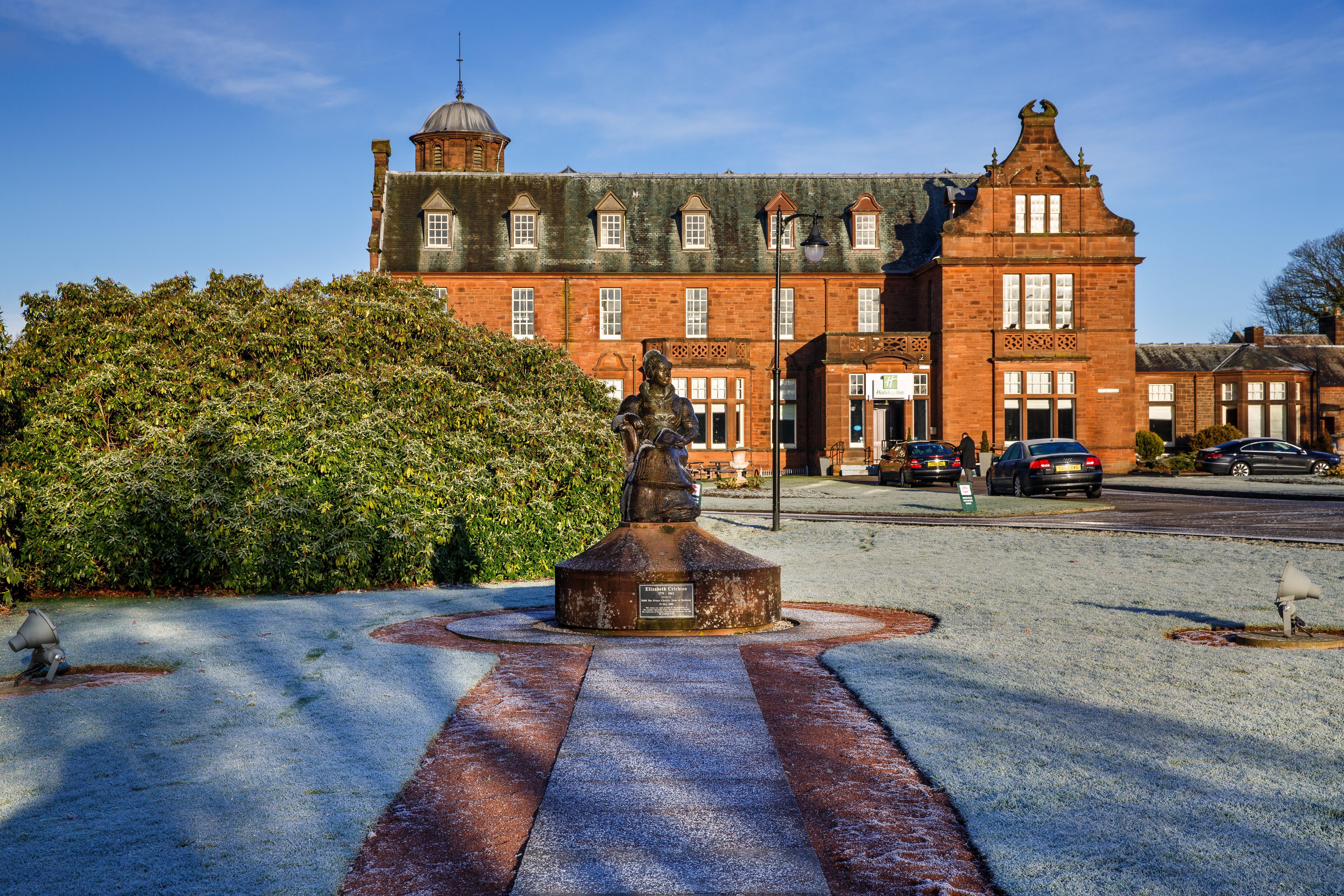 Holiday Inn Dumfries By Ihg Exterior photo