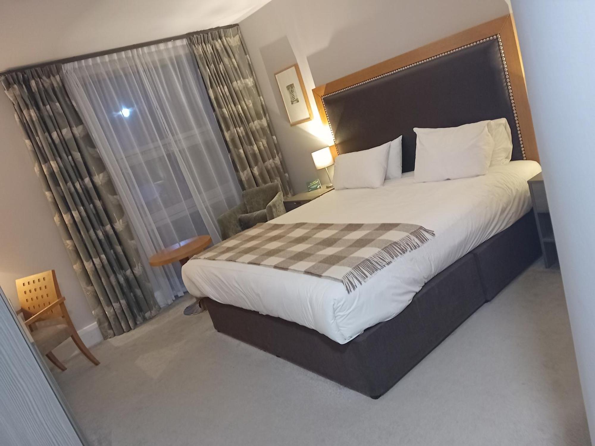 Holiday Inn Dumfries By Ihg Exterior photo