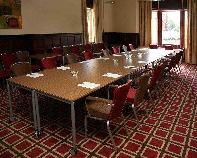 Holiday Inn Dumfries By Ihg Exterior photo