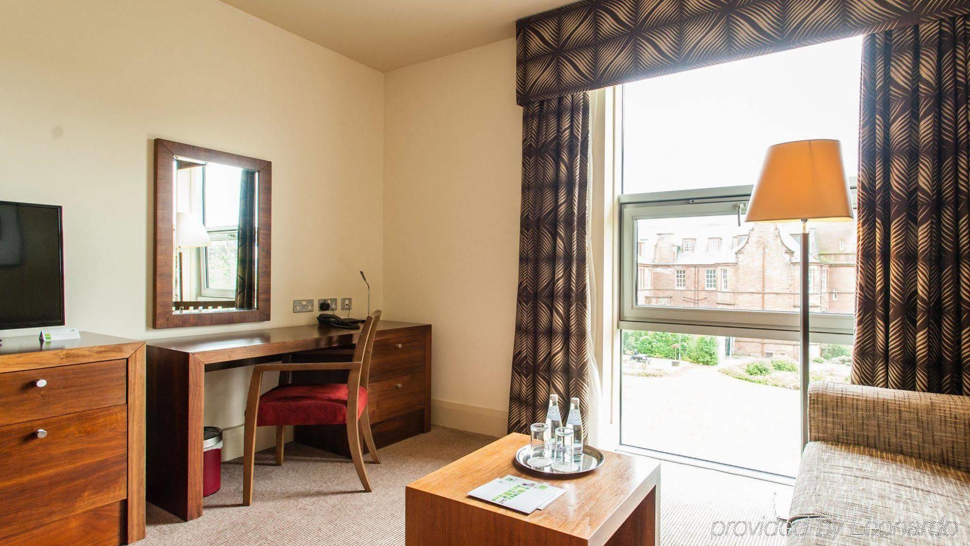 Holiday Inn Dumfries By Ihg Exterior photo